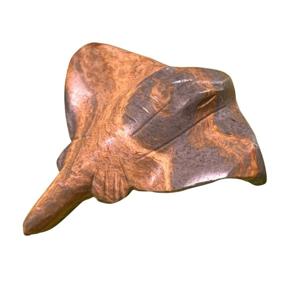 Vintage Stingray Stone Carved Figure Decor Magnet Coastal Beach 2 7/8" x 2 1/2" - Picture 3 of 5